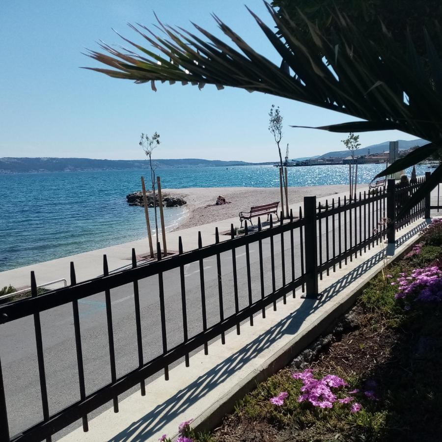 Apartman Figaro Pogled Od Milijun Dolara, 2 Tusa, 2 Wc Kaštela Esterno foto