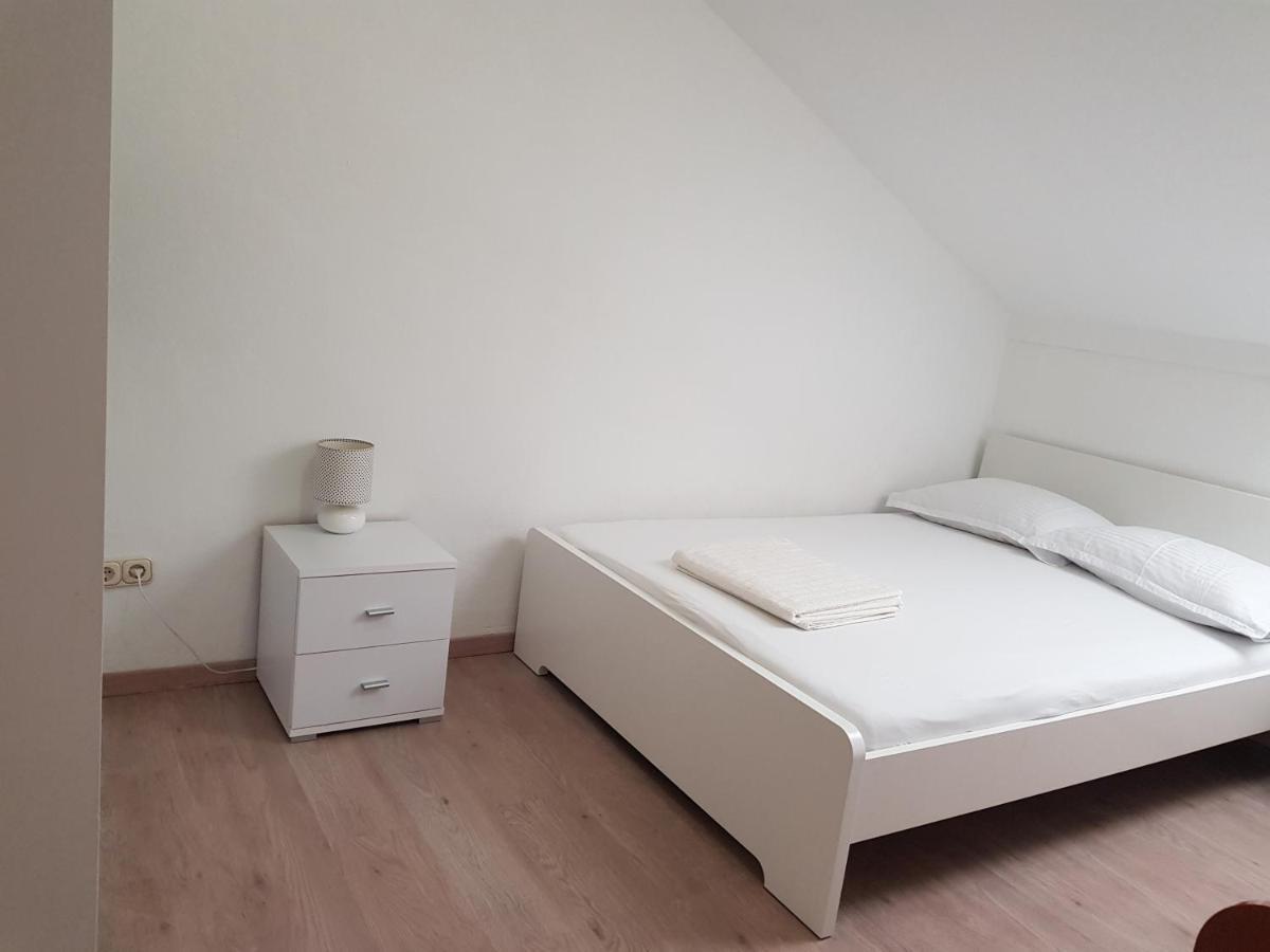 Apartman Figaro Pogled Od Milijun Dolara, 2 Tusa, 2 Wc Kaštela Esterno foto