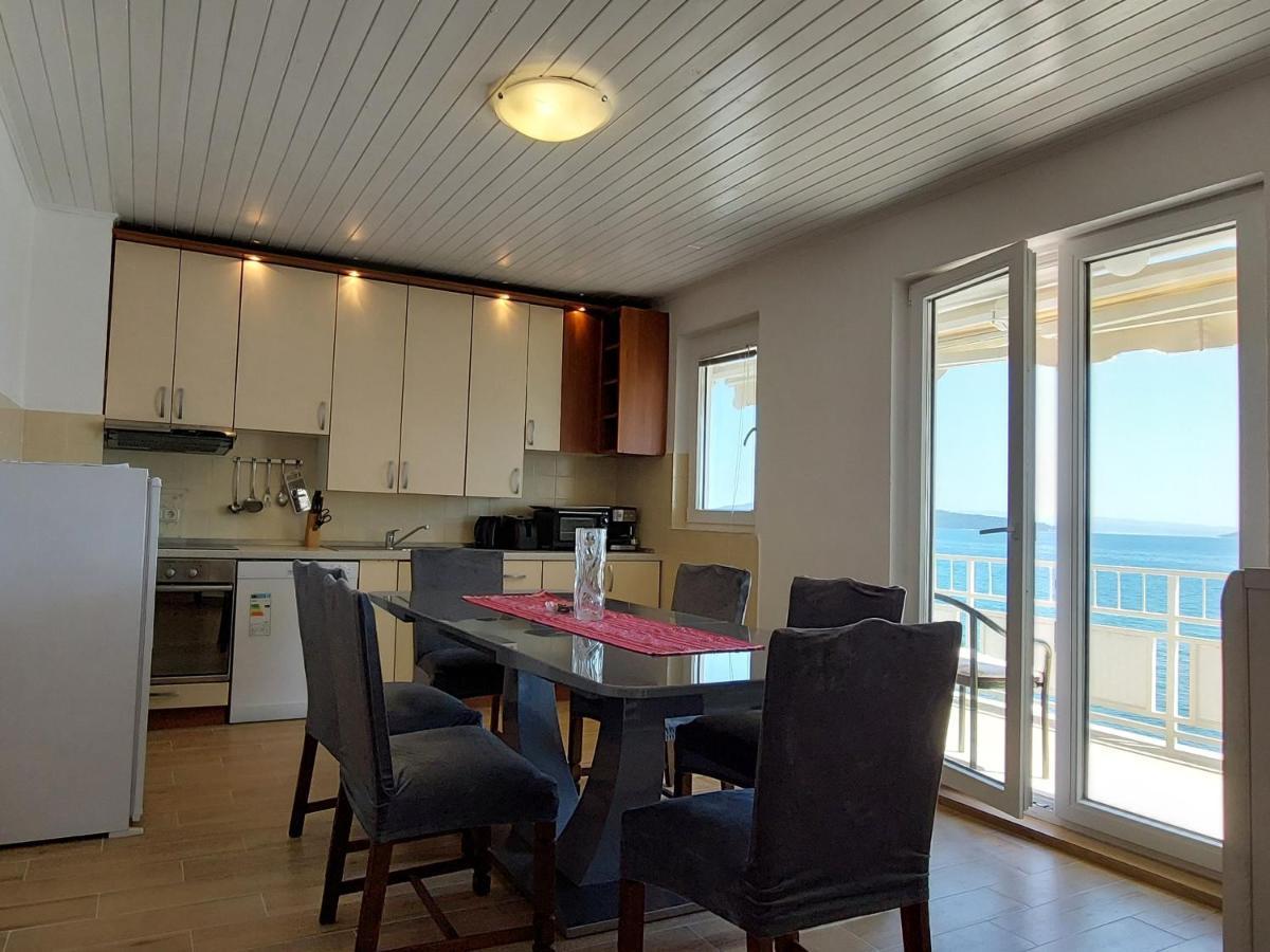 Apartman Figaro Pogled Od Milijun Dolara, 2 Tusa, 2 Wc Kaštela Esterno foto