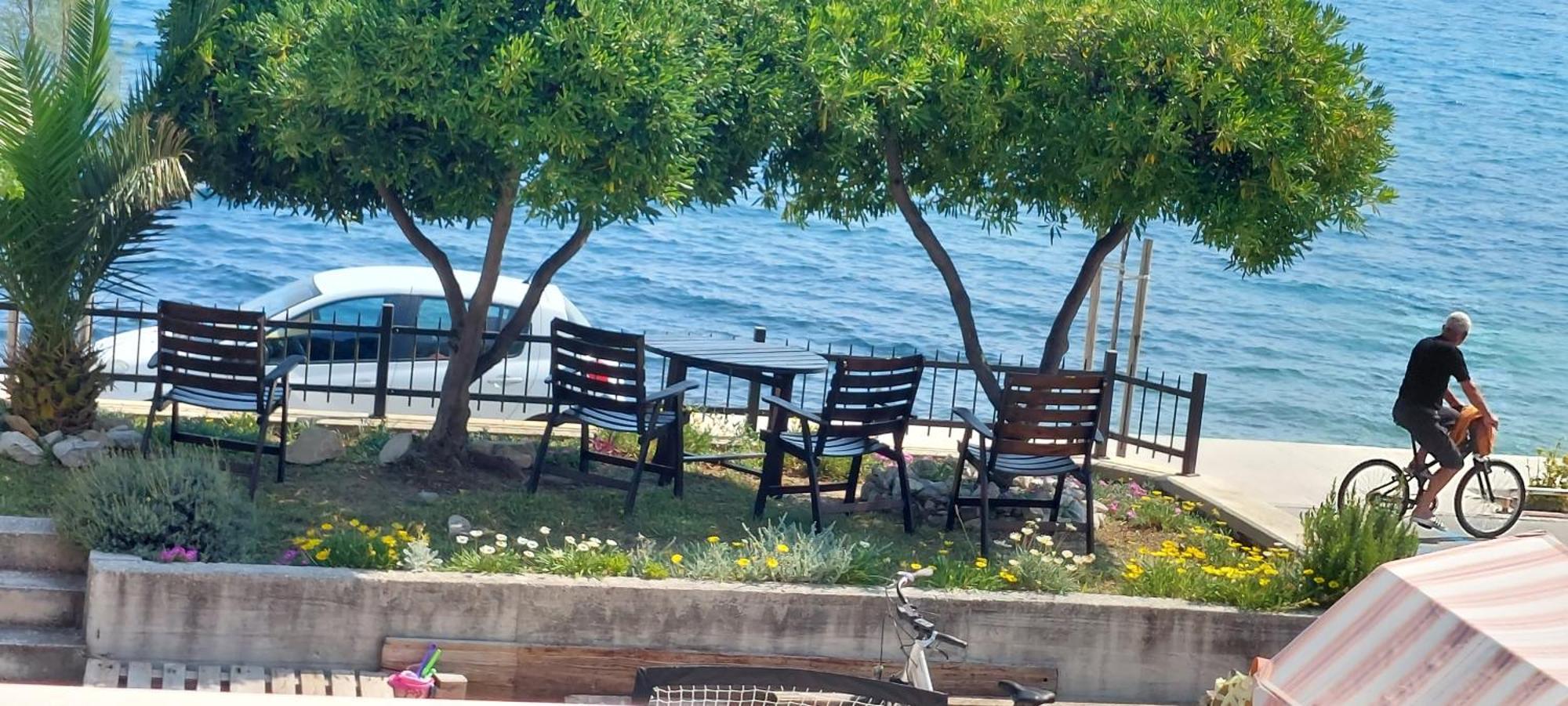 Apartman Figaro Pogled Od Milijun Dolara, 2 Tusa, 2 Wc Kaštela Esterno foto
