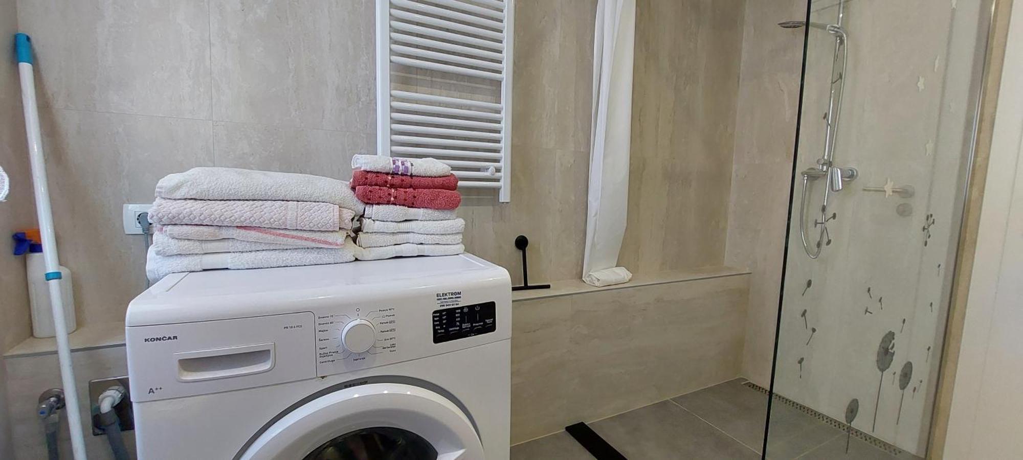 Apartman Figaro Pogled Od Milijun Dolara, 2 Tusa, 2 Wc Kaštela Esterno foto
